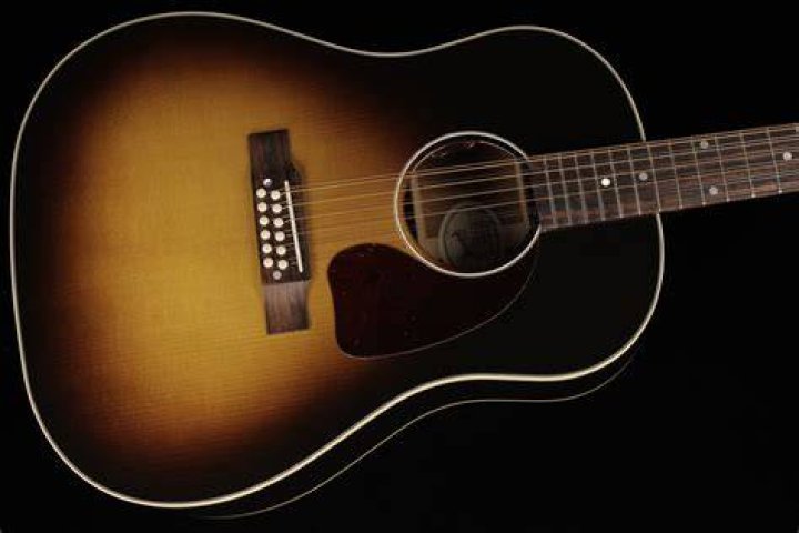 Does Gibson make 12 strings?